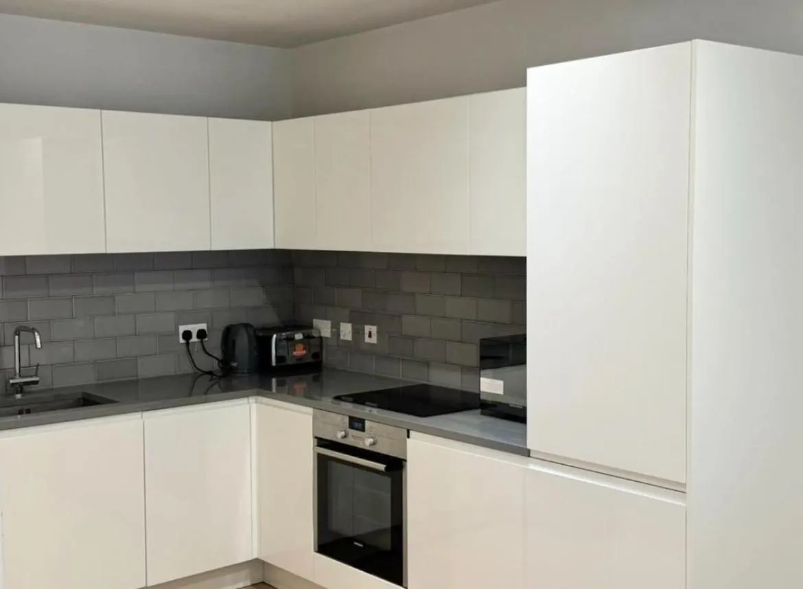 2 Bed Apartment London By Excel