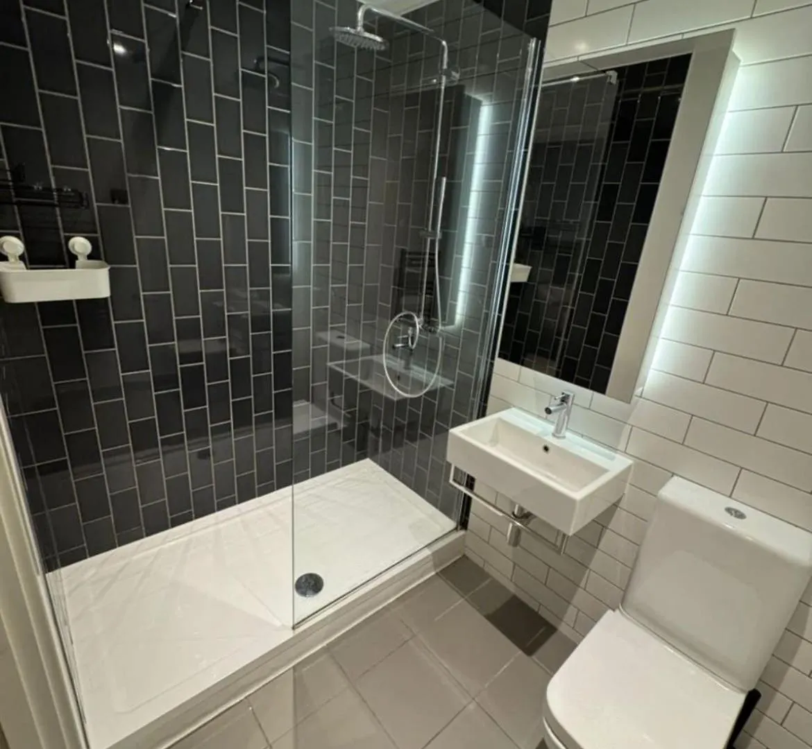 2 Bed Apartment London By Excel